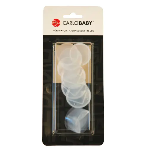 En förpackning med 4 stycken hörnskydd i genomskinlig plast tillverkade av märket "Carlobaby"